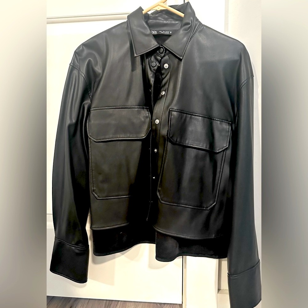 Zara Faux Leather Shirt Size Small
Like New, Pockets, Easy to Wear - Picture 2 of 11
